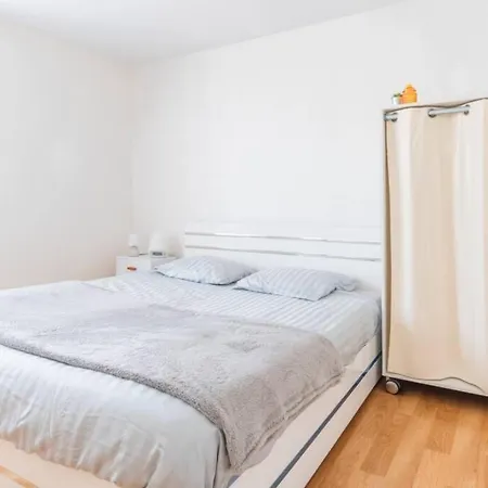 F2 Spacieux A Danton - 4 Personnes Apartmán